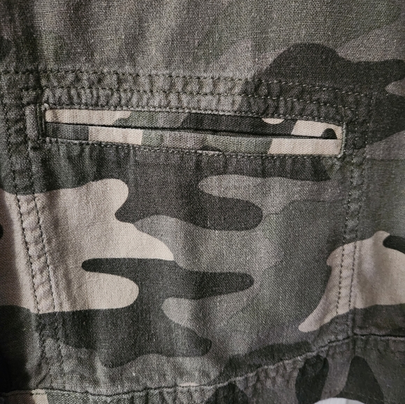 Lucky brand camo ladies jacket - Picture 6 of 6